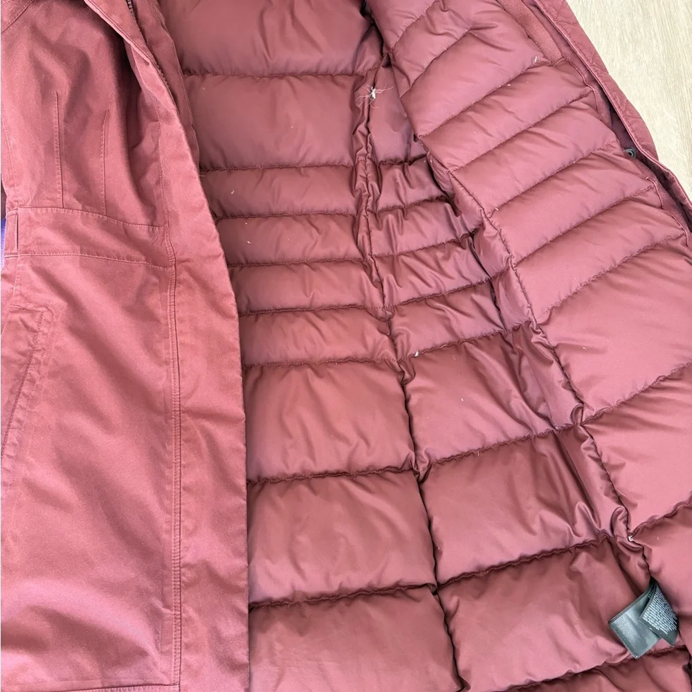 The North Face Women's Maroon / Burgundy Down Parka - Picture 2 of 4
